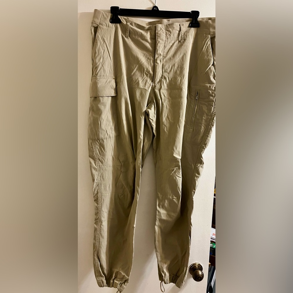 Athleta Trekkie Cargo Pants